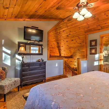 Cozy Nest Gatlinburg Cabin With Porch And Jacuzzi! Villa Exteriör bild