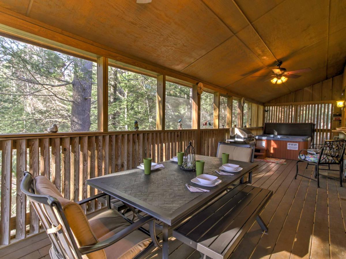 Cozy Nest Gatlinburg Cabin With Porch And Jacuzzi! Villa Exteriör bild