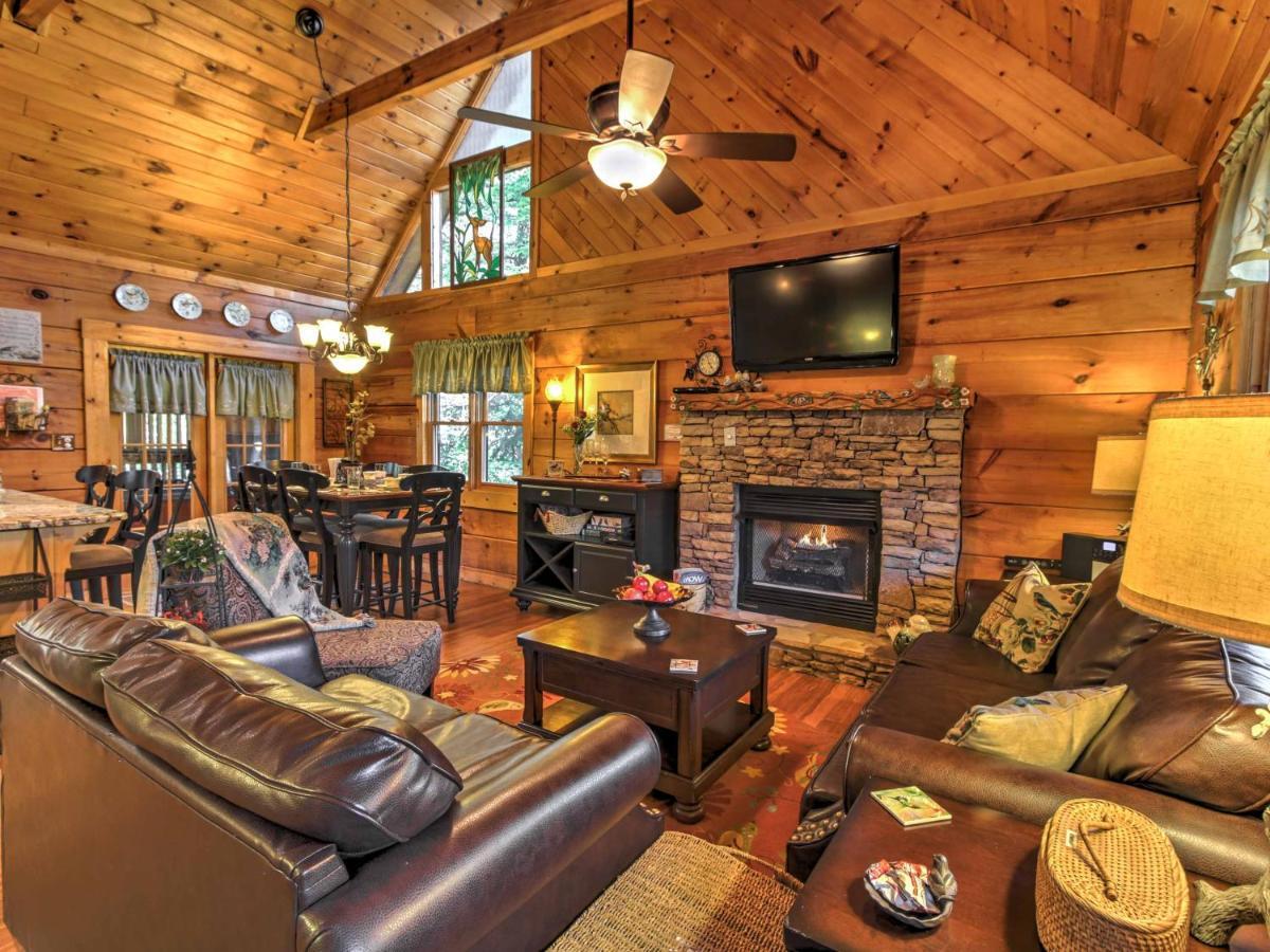 Cozy Nest Gatlinburg Cabin With Porch And Jacuzzi! Villa Exteriör bild