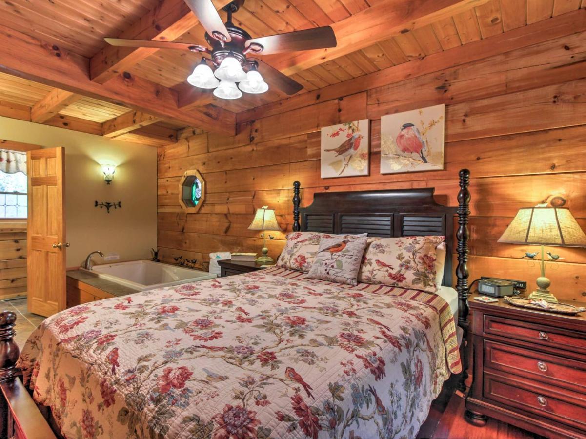 Cozy Nest Gatlinburg Cabin With Porch And Jacuzzi! Villa Exteriör bild