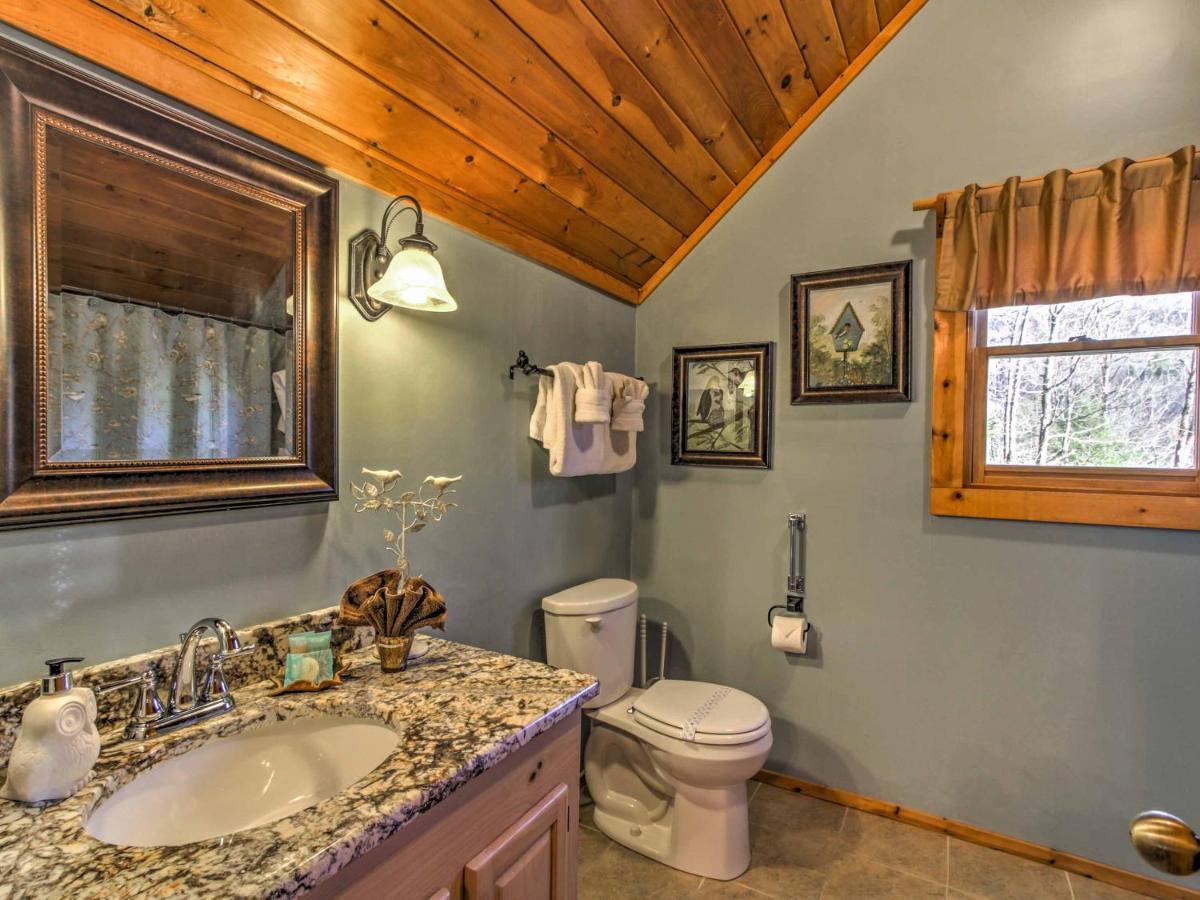Cozy Nest Gatlinburg Cabin With Porch And Jacuzzi! Villa Exteriör bild